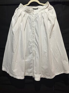 Women’s Banana Republic 100% cotton White Button-Front A-Line Skirt size 6